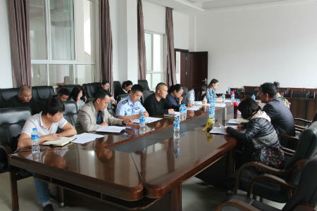 召开创建工作汇报会.jpg 召开创建工作汇报会.jpg