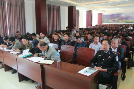 参会人员.jpg 参会人员.jpg
