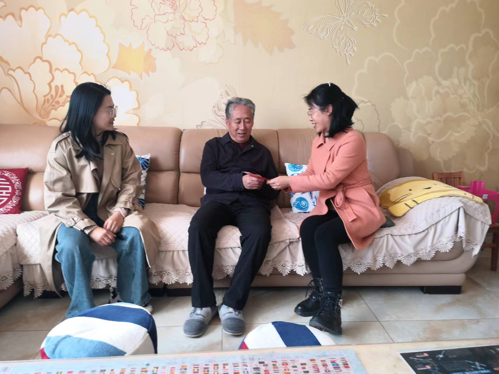 图片10 新春慰问送祝福 岁寒情深暖人心.png