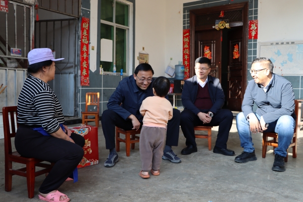 年近情更近 慰问暖人心｜程坤深入戛洒镇开展节前走访慰问 (3)_副本.jpg