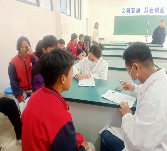 建兴乡：优化医疗服务 守护“一老一小”3.png