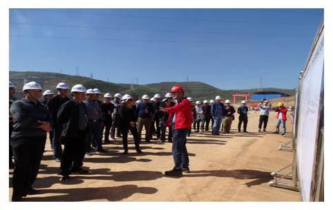 新平县人大常委会组织部分市县人大代表.jpg 新平县人大常委会组织部分市县人大代表.jpg