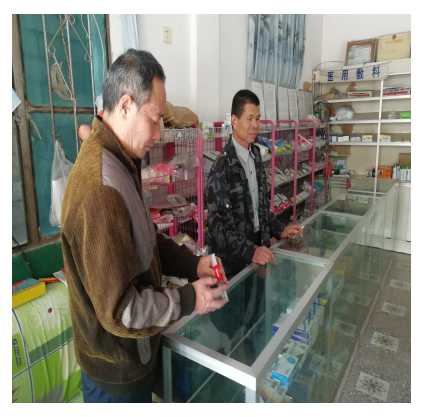 漠沙管理所开展农村药品.jpg