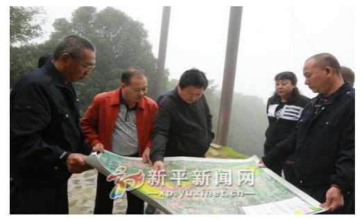 市委宣传部部长杨兴荣到新平县哀牢山演示文稿1.jpg