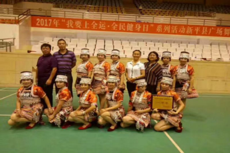 漠沙傣雅文艺队参加民族健身操广场舞大赛载誉而归.png