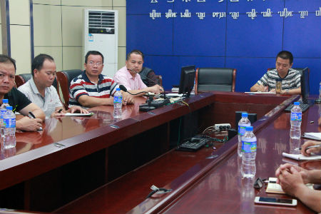 参会人员.jpg 参会人员.jpg