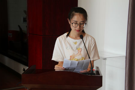 教师代表发言.jpg