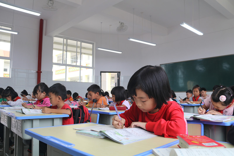 戛洒小学3_副本.jpg 戛洒小学3_副本.jpg