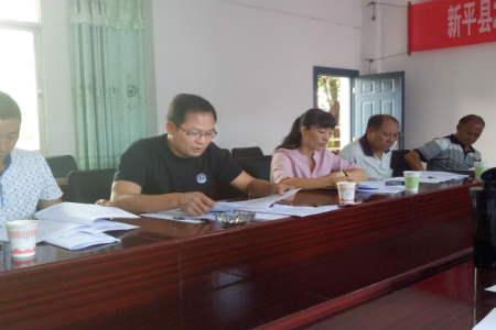 漠沙人大主席团审议代表建议办理情况.png 漠沙人大主席团审议代表建议办理情况.png