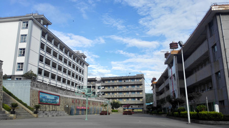 老厂中学新教学楼_副本.jpg 老厂中学新教学楼_副本.jpg