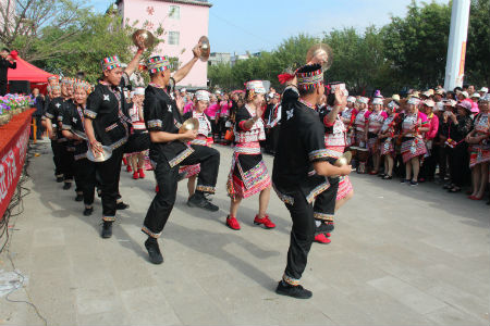 大鼓舞祈福.jpg 大鼓舞祈福.jpg