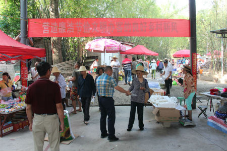 到曼勒社区竹林街进行宣传.jpg 到曼勒社区竹林街进行宣传.jpg