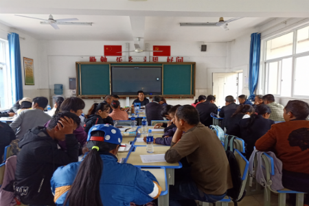漠沙中学开展家长学校培训活动.png