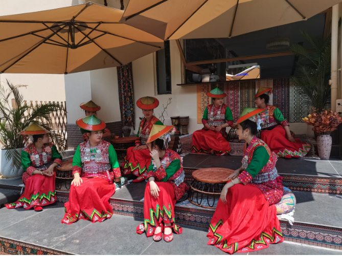 “五一”去哪耍？戛洒花腰傣沐浴节“傣”...