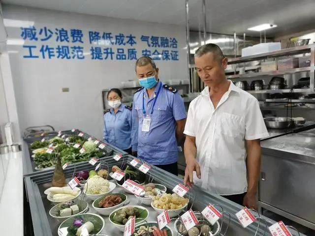 新平持续推进爱国卫生专项行动 打造“净餐馆“.jpg