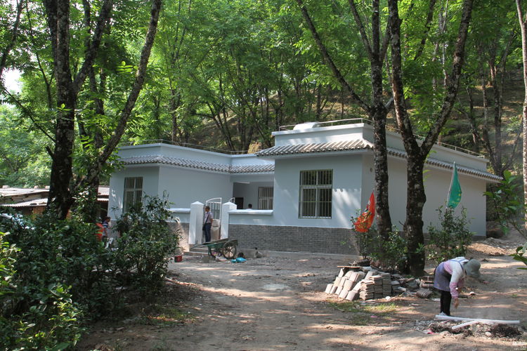 哀牢山自然保护区阿波黑管护站.jpg 哀牢山自然保护区阿波黑管护站.jpg