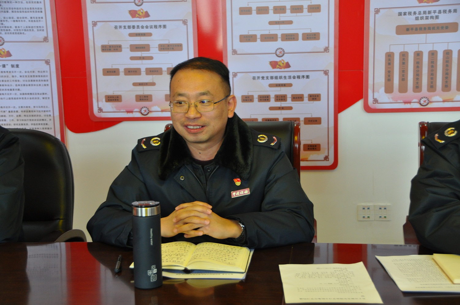 青年组学习2.jpg 青年组学习2.jpg