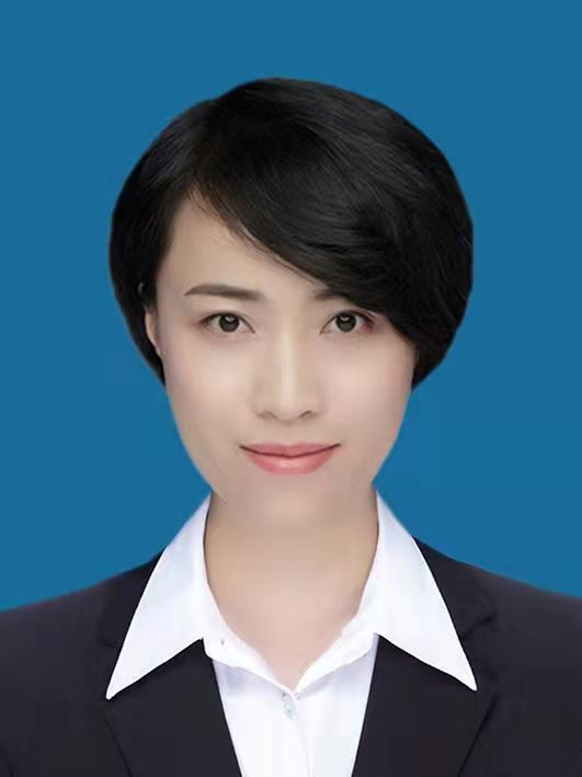 白莹 (2).jpg