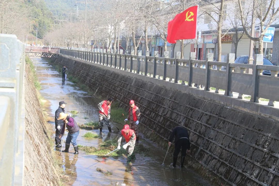 建兴:清河行动“学雷锋” 美化环境树新风3.jpg 建兴:清河行动“学雷锋” 美化环境树新风3.jpg