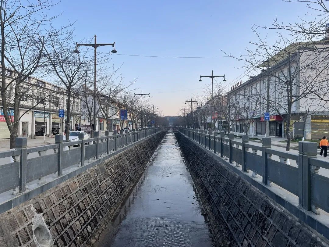 建兴:清河行动“学雷锋” 美化环境树新风7.jpg 建兴:清河行动“学雷锋” 美化环境树新风7.jpg