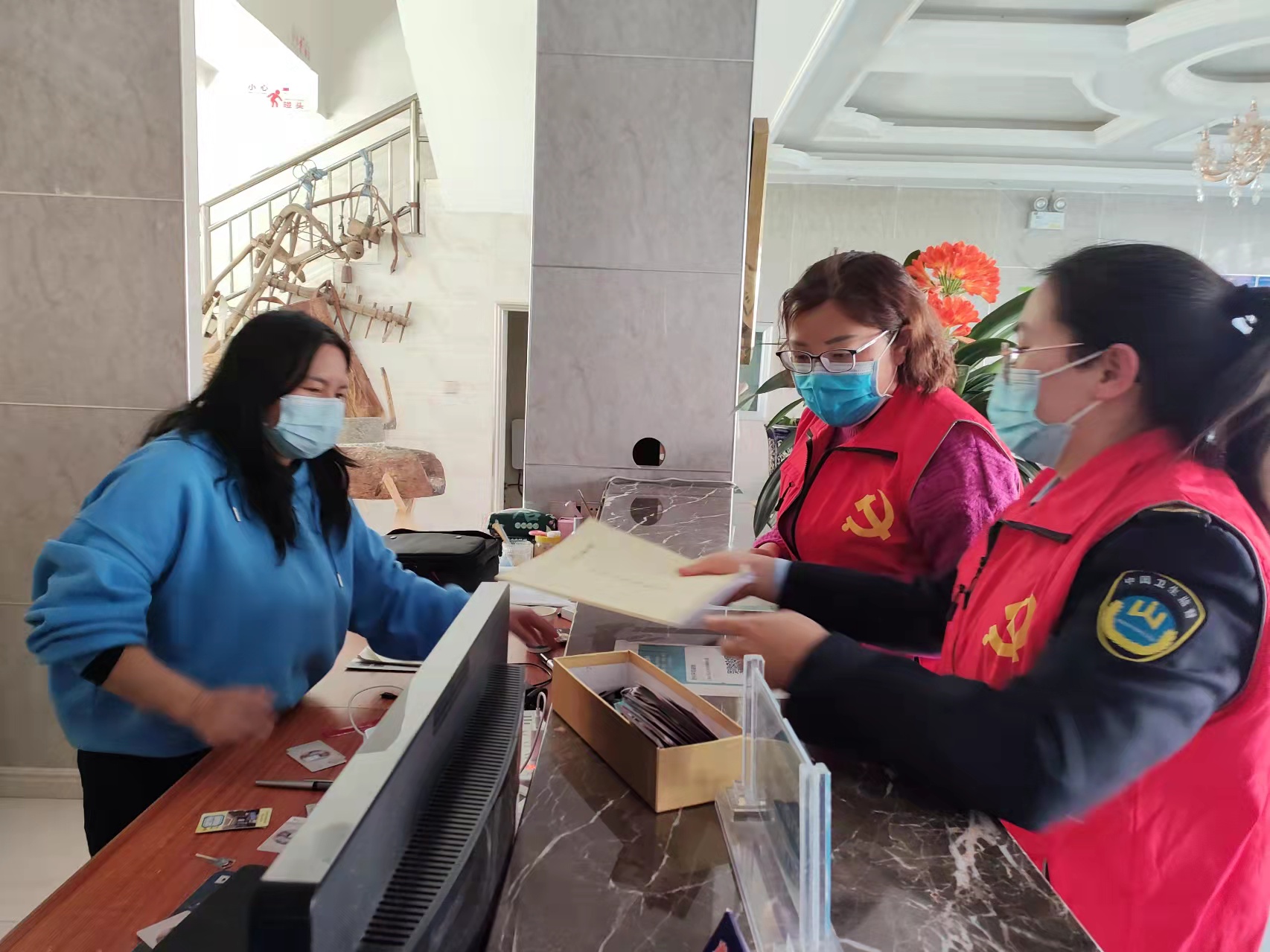 建兴:樱花烂漫游人来,筑牢疫情防控屏障不松懈9.jpg 建兴:樱花烂漫游人来,筑牢疫情防控屏障不松懈9.jpg