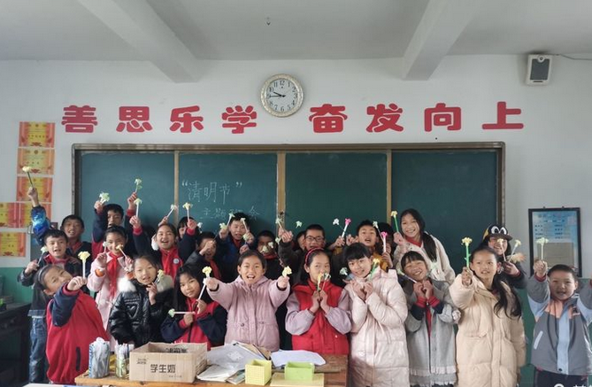 建兴中心学校帽盒校区开展“春雨润于心 清明融于情”清明节系列活动4.png