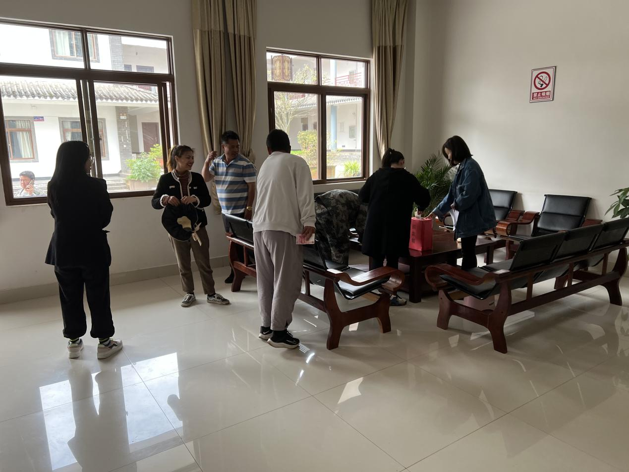 建兴：党建引领聚合力 爱心捐赠筑防线2.png