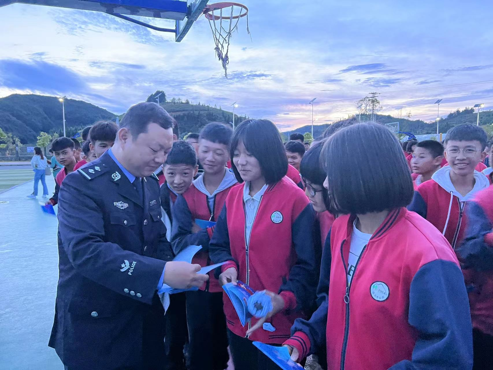 建兴司法所开展送法进校园活动2.png