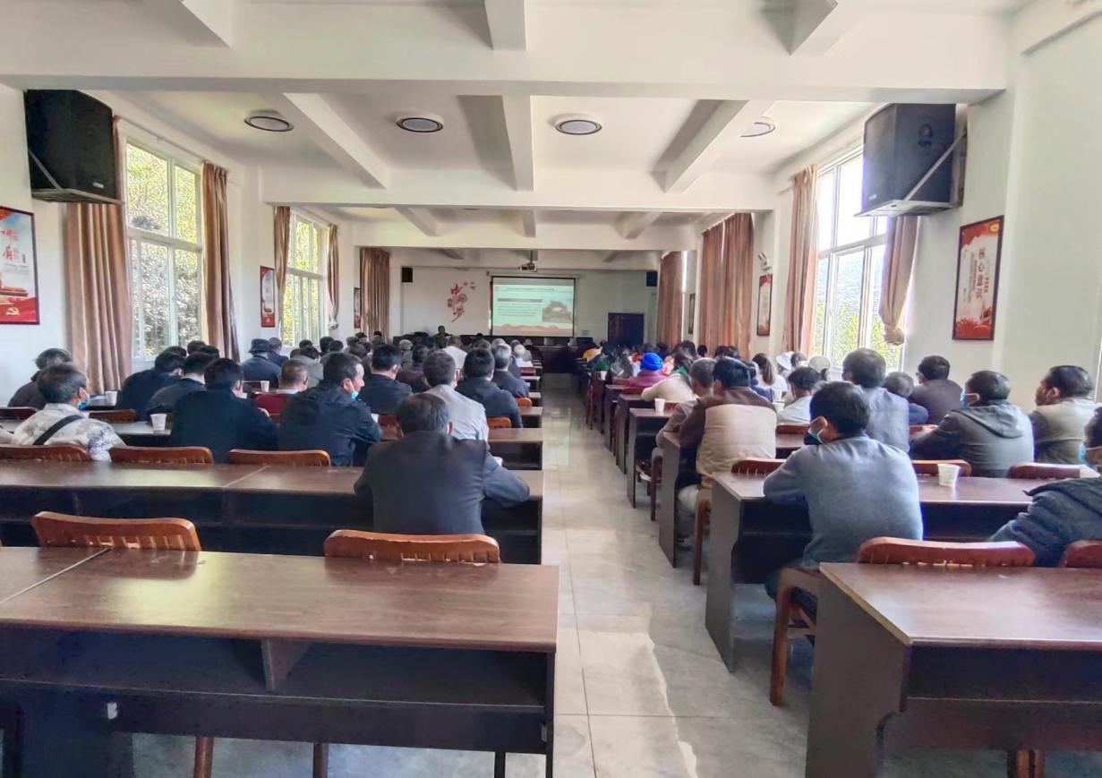 他拉社区学习党的二十大精神主题党课1.png