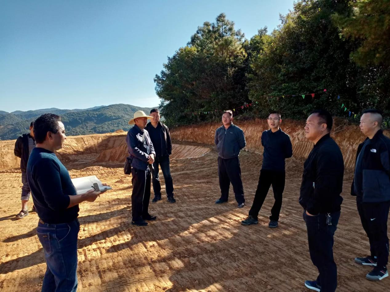 建兴乡人大主席团到公山调研“以工代赈”乡村绿化项目建设3.png 建兴乡人大主席团到公山调研“以工代赈”乡村绿化项目建设3.png