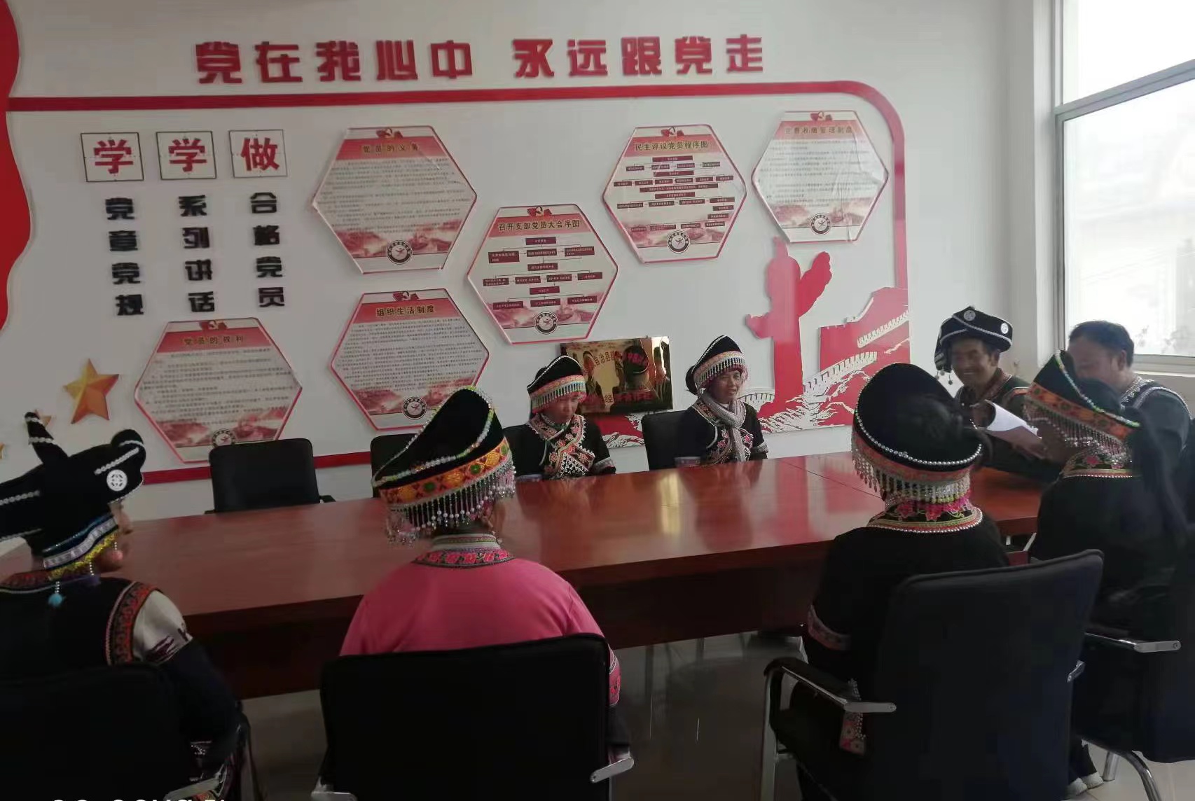 建兴:“乡音”传递“党音” “双语”宣讲走进拉祜村庄2.jpg 建兴:“乡音”传递“党音” “双语”宣讲走进拉祜村庄2.jpg