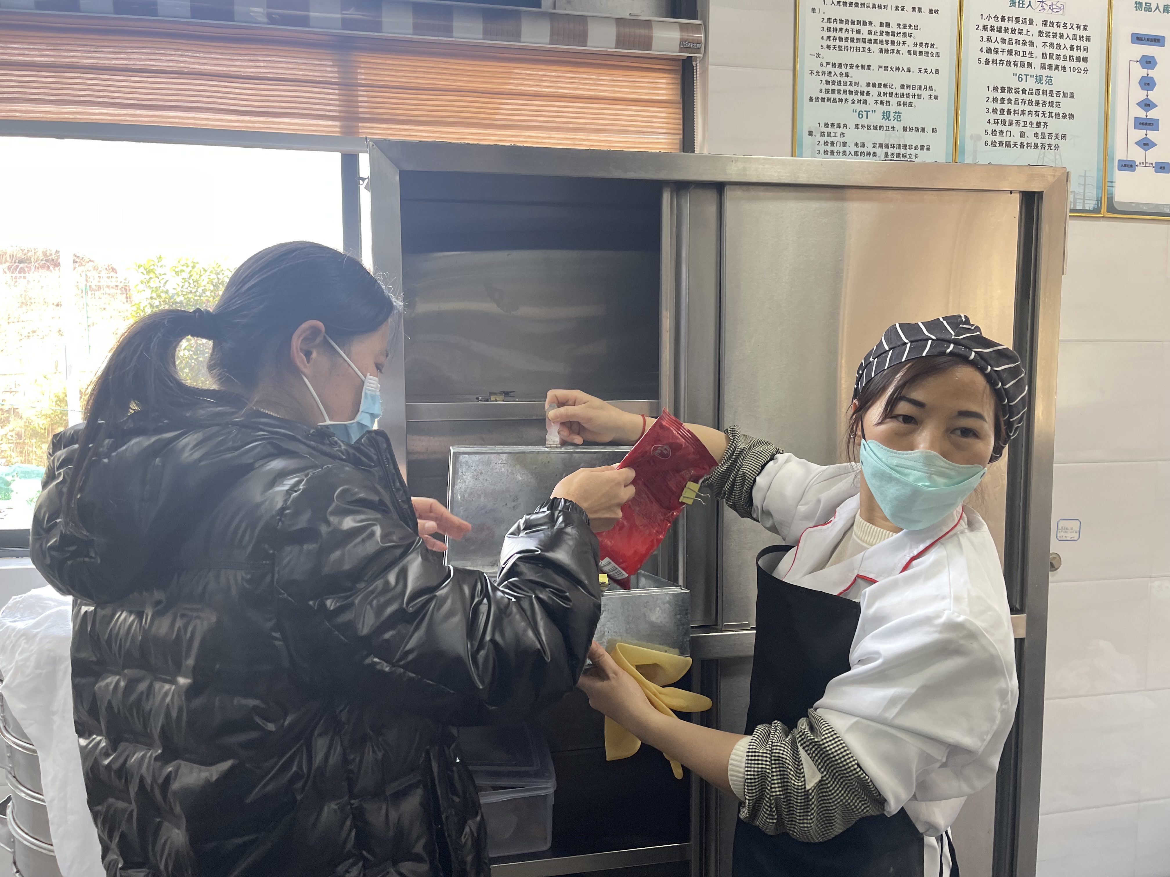 筑牢安全防线 保障校园安全┃古城街道开展校园及周边环境安全隐患联合整治行动2.JPG