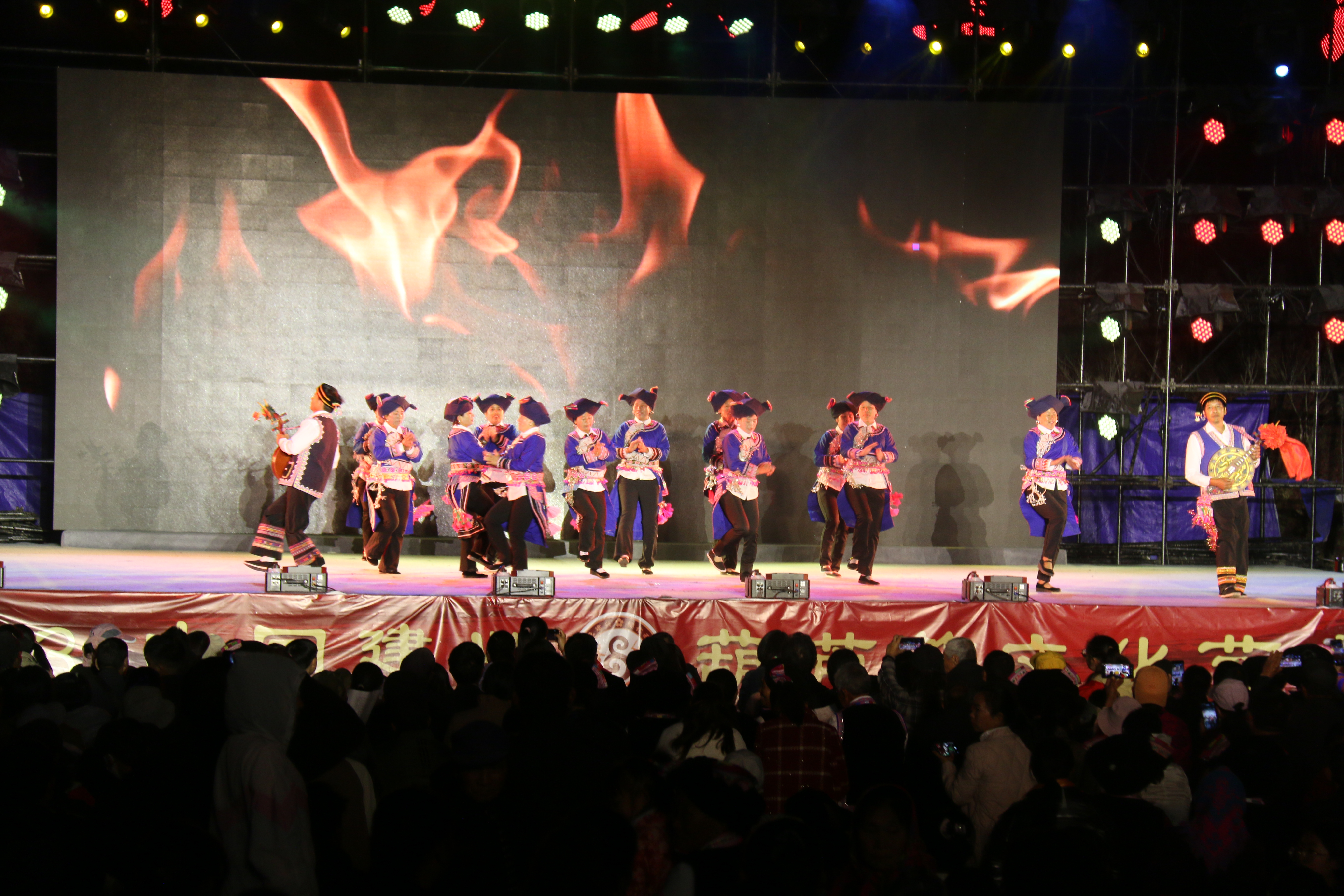 首届“中国•建兴葫芦笙文化艺术节”文化惠民演出轮番上演14.JPG