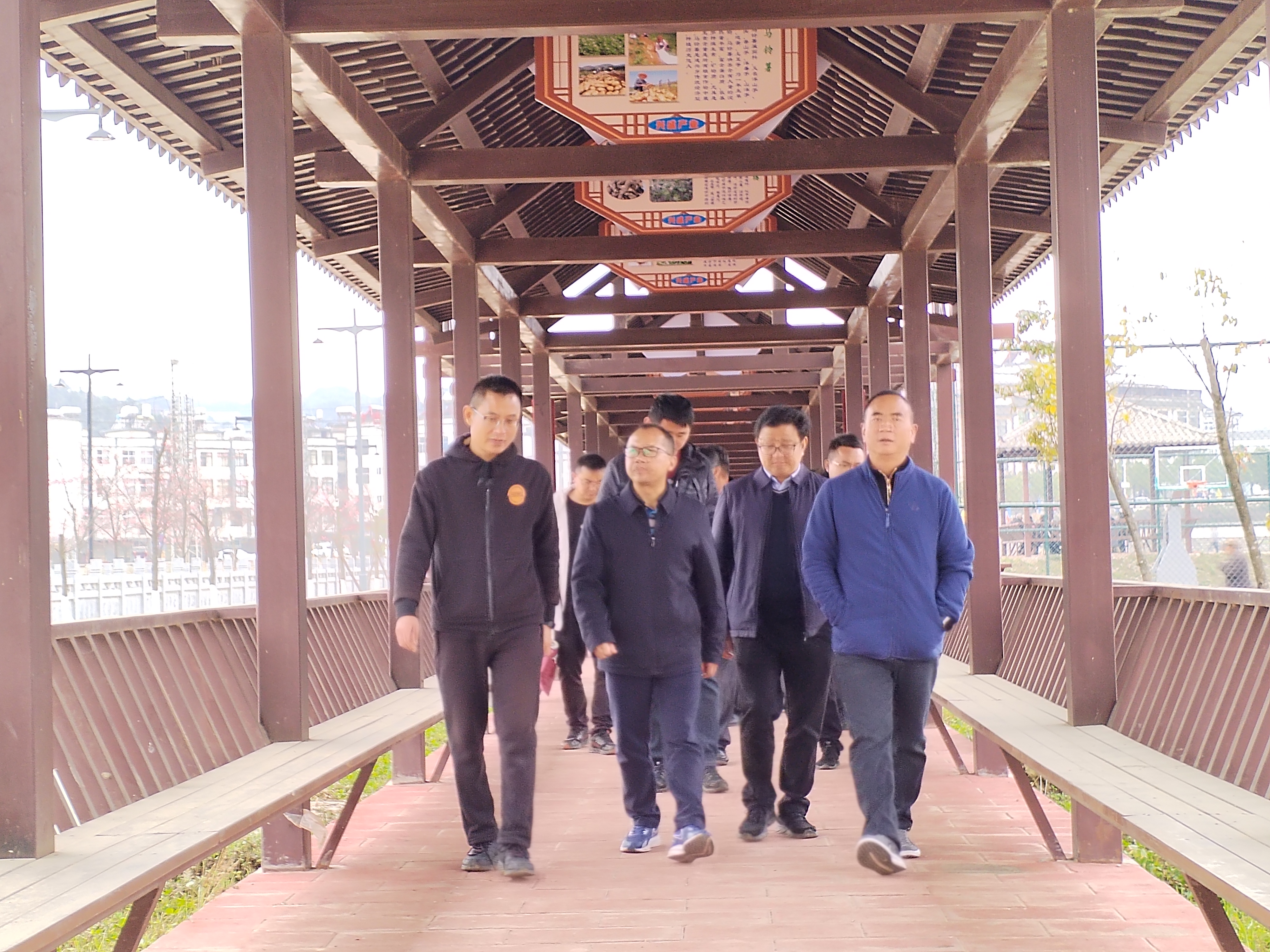 县人大常委会领导到建兴乡调研指导工作2.jpg 县人大常委会领导到建兴乡调研指导工作2.jpg