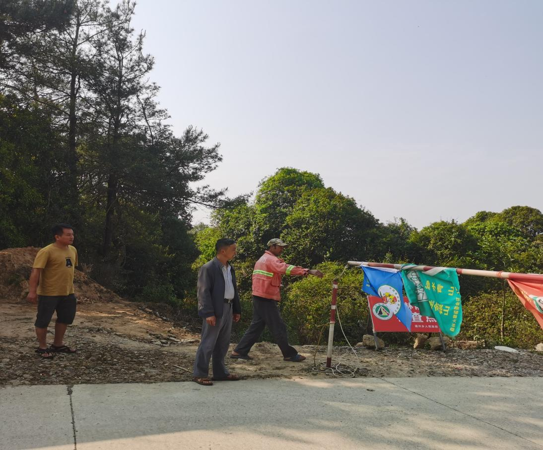 建兴乡人大开展森林草原防灭火督查工作2.png 建兴乡人大开展森林草原防灭火督查工作2.png