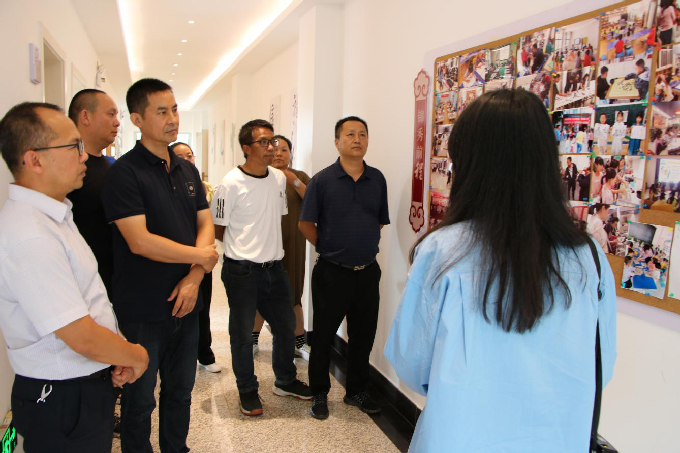 峨山县考察组到锦秀社区考察学习城市民族工作开展情况1.png
