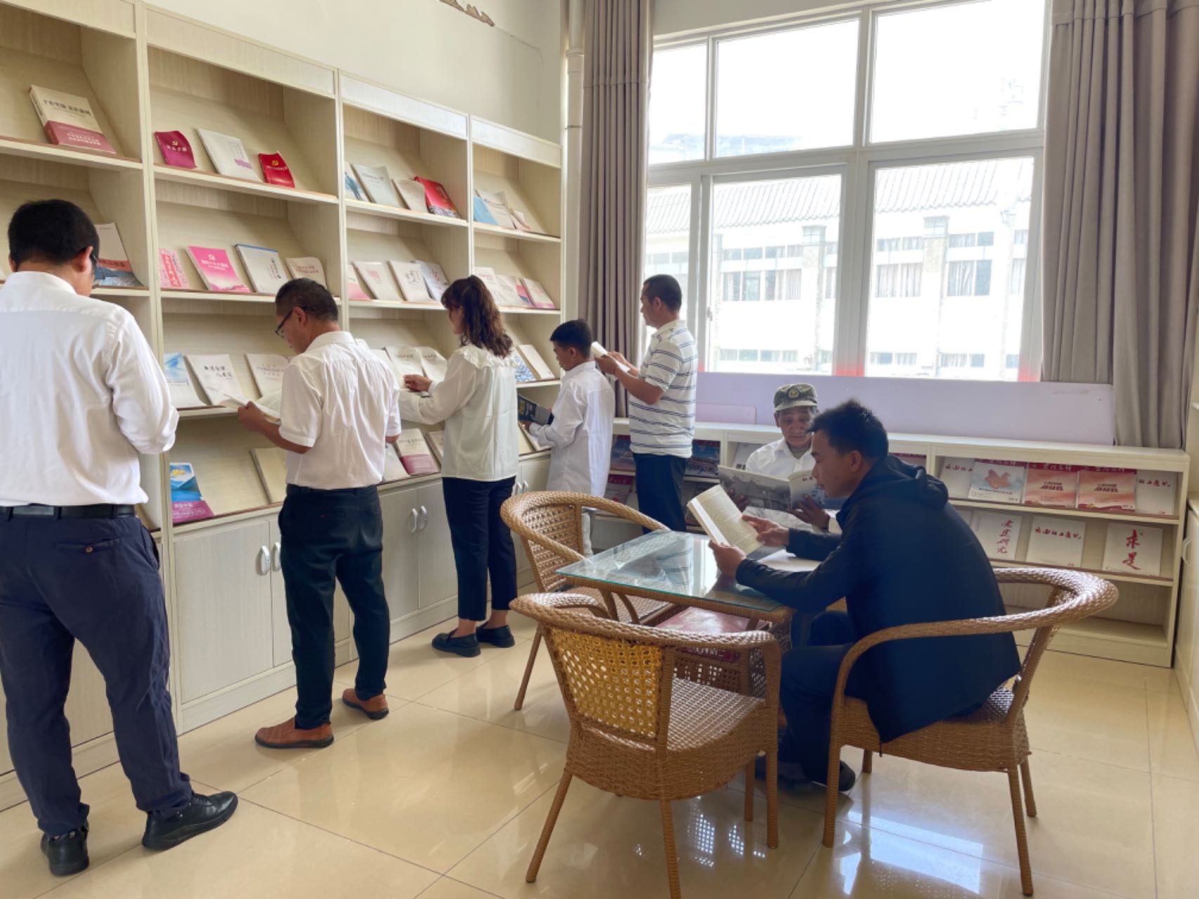 建兴乡开展“阅读红色经典·追寻时代记忆”读书分享活动2.jpg