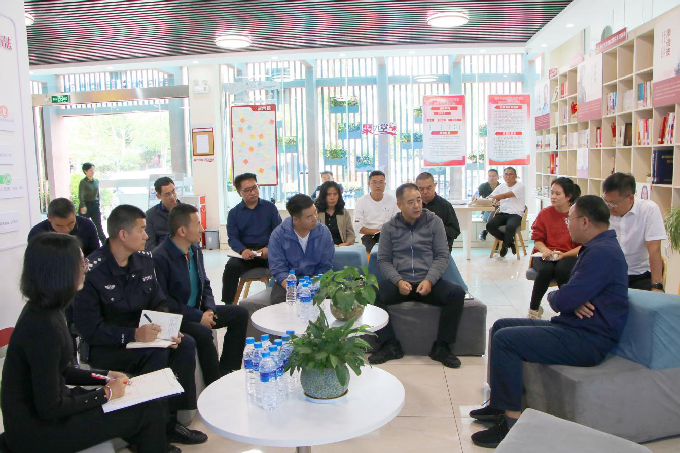 市委政法委调研组到锦秀社区调研综治中心实体化运行和网格化管理服务工作开展情况1.png 市委政法委调研组到锦秀社区调研综治中心实体化运行和网格化管理服务工作开展情况1.png