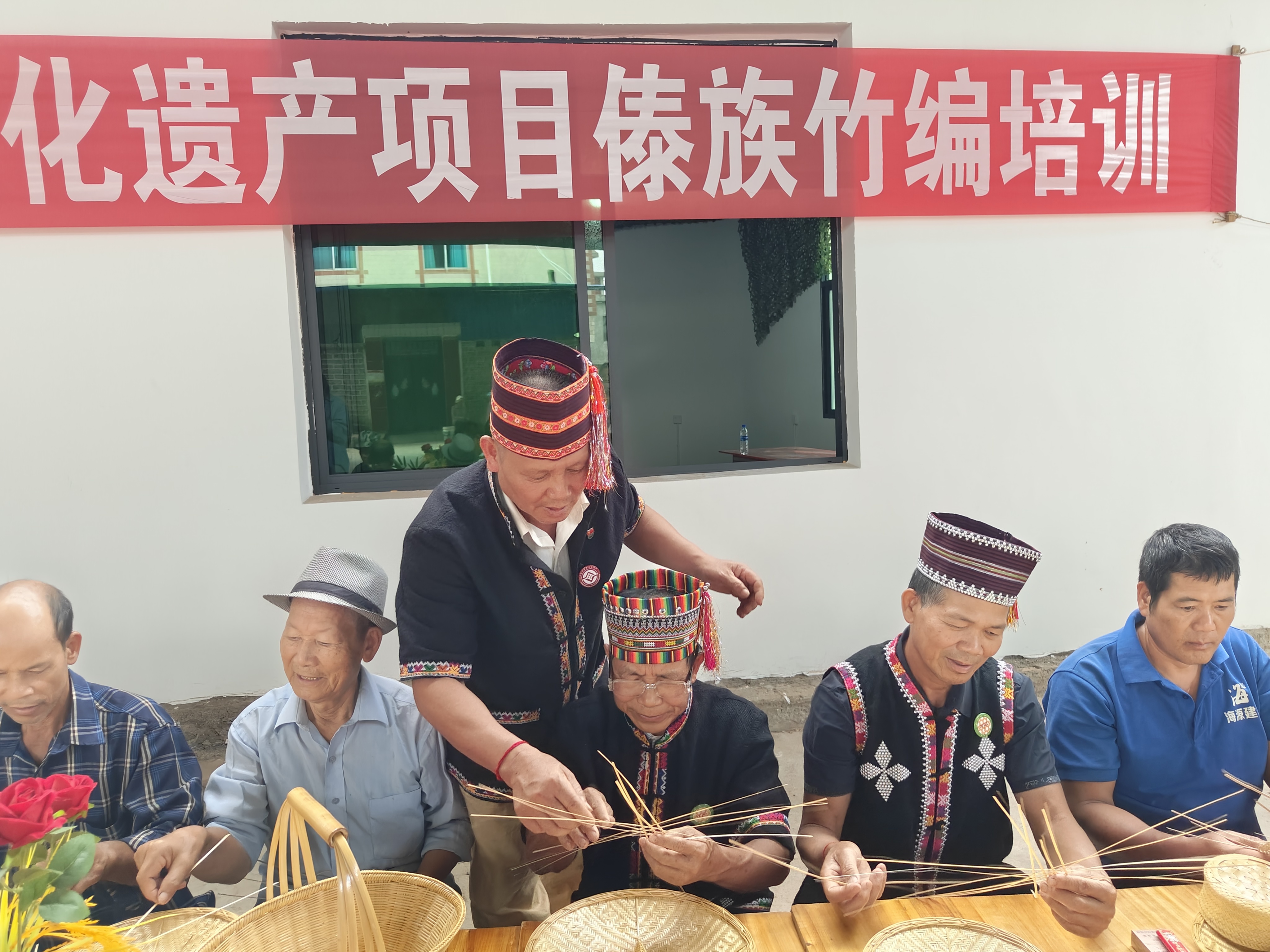 新平文旅10403.jpg 新平文旅10403.jpg