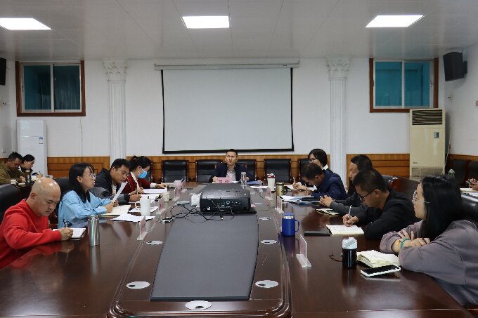古城街道举行党工委理论学习中心组2023年第八次集中学习1.JPG 古城街道举行党工委理论学习中心组2023年第八次集中学习1.JPG