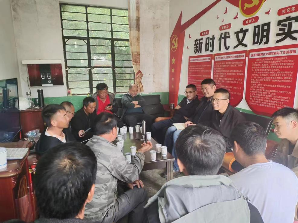 县政府领导到建兴乡调研烤烟产业1.png