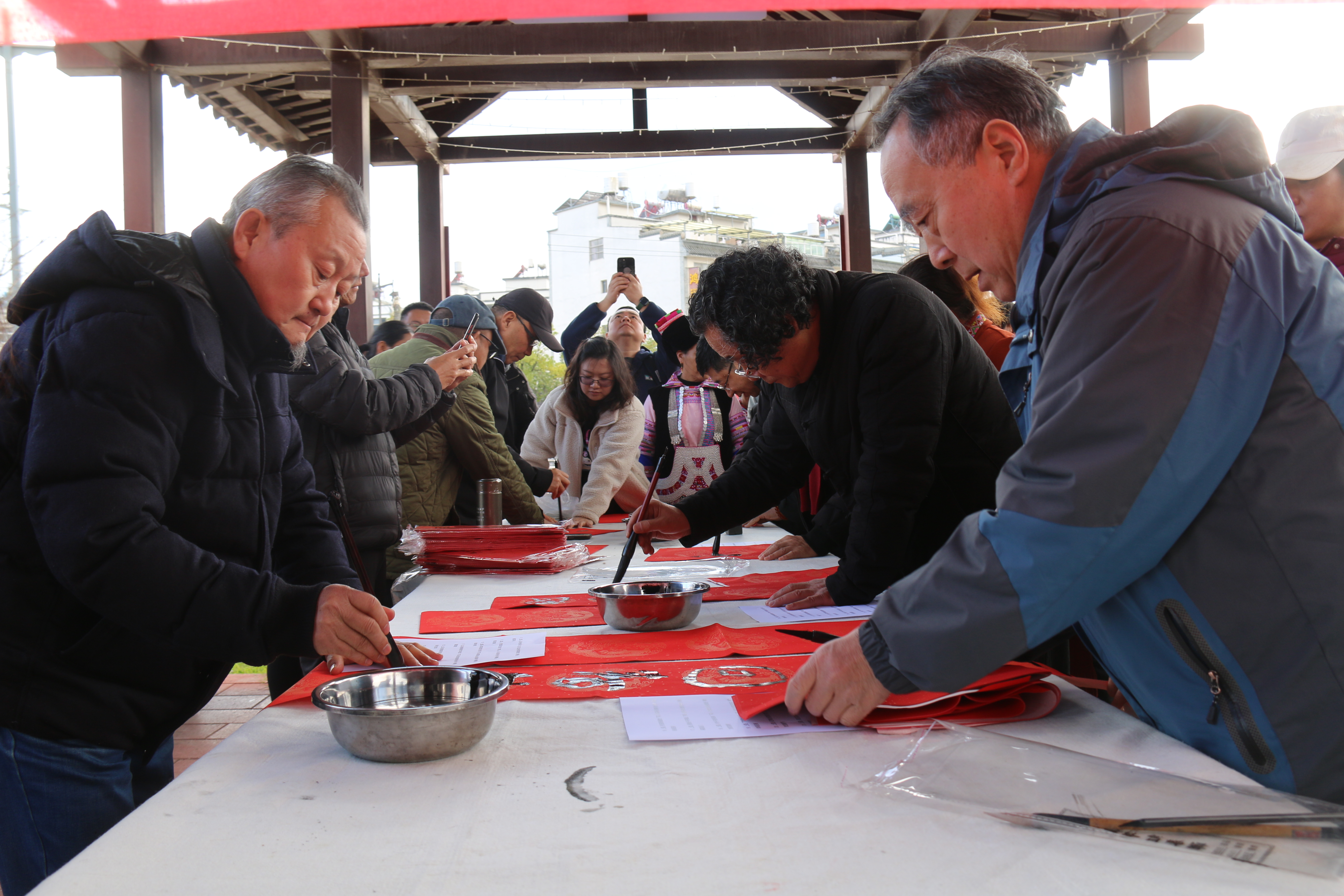 笔墨迎新春 春联送祝福丨建兴乡举办“我们的节日——春节”全国画家书赠春联活动2.jpg