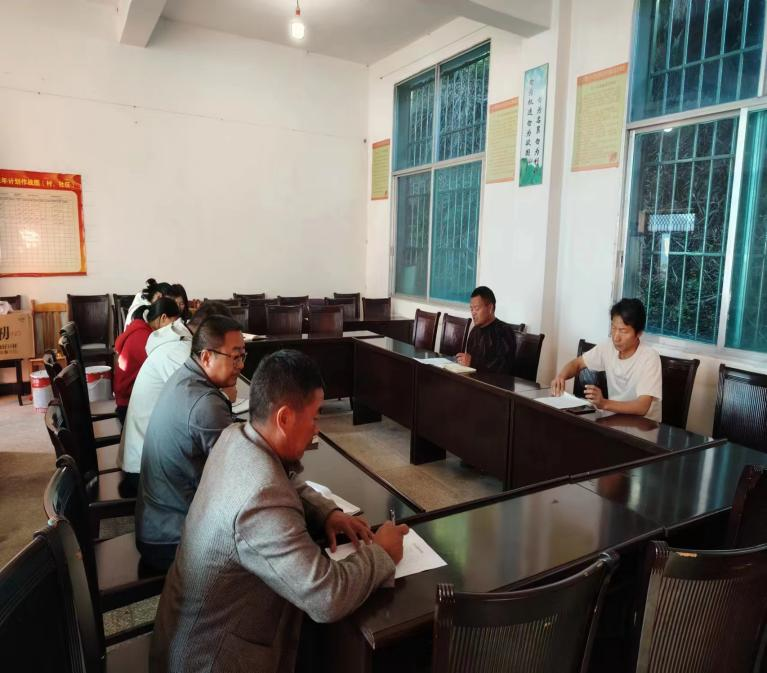 建兴乡挖窖村召开2024年森林防火工作部署会1.png