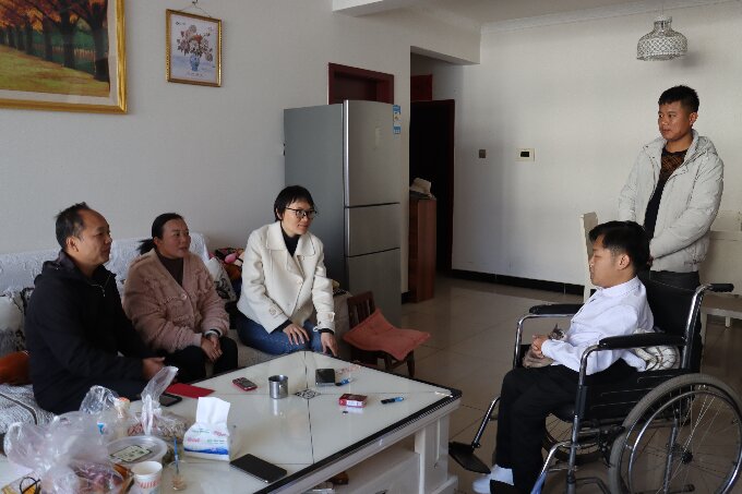 【寒冬送温暖 走访暖人心】古城街道开展春节前走访慰问活动2.JPG 【寒冬送温暖 走访暖人心】古城街道开展春节前走访慰问活动2.JPG