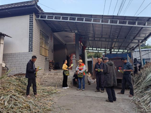建兴乡马鹿社区广泛开展森林草原防灭火高风险期宣传1.png