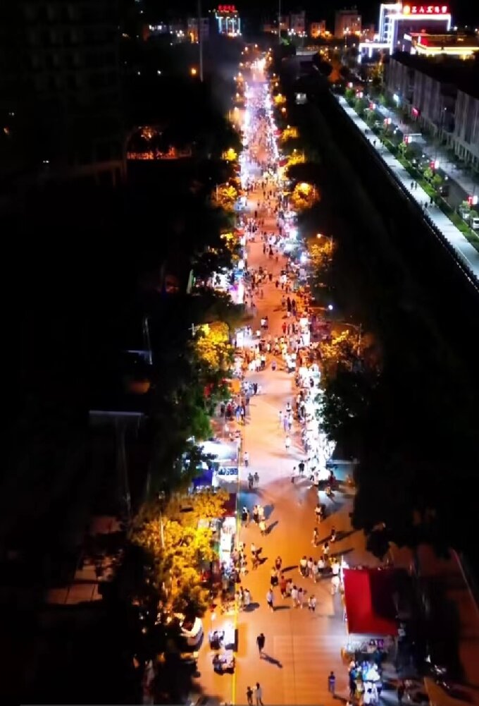 古城街道:“党建➕”助力“夜经济”治理难题,为城市文明加码3.jpg 古城街道:“党建➕”助力“夜经济”治理难题,为城市文明加码3.jpg