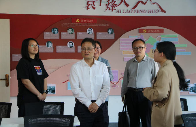 省委老干部局调研组到锦秀社区开展调研工作1.png