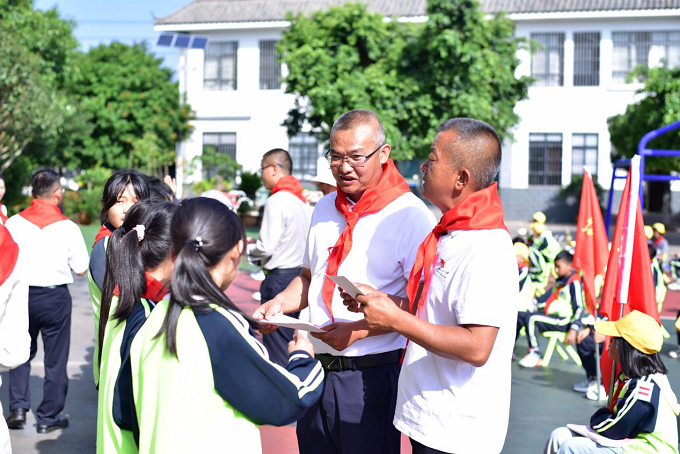 纳溪社区参加新平县第五小学六一儿童节活动3.png