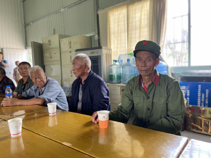 纳溪社区召开庆祝“八一”建军节97周年座谈会3.png 纳溪社区召开庆祝“八一”建军节97周年座谈会3.png