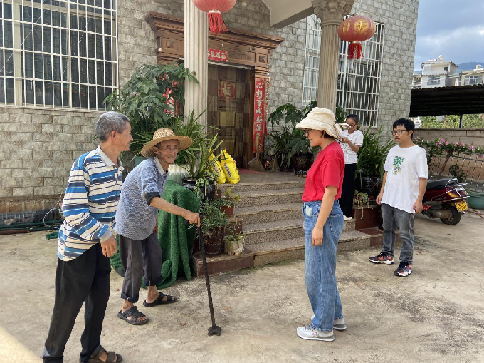 古城街道纳溪社区开展“浓情迎中秋,慰问暖人心”走访慰问活动2.png 古城街道纳溪社区开展“浓情迎中秋,慰问暖人心”走访慰问活动2.png